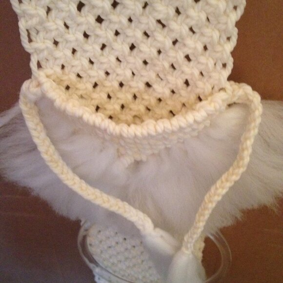 Vintage Macrame Towel Holder. Rare Find - Picture 9 of 9